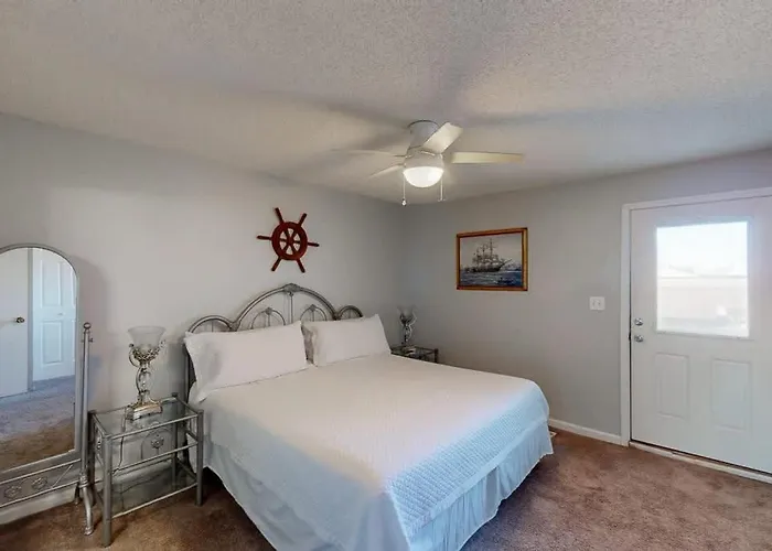 Little Lagoon Access Fishing Pier Sleeps 8 Gulf Shores